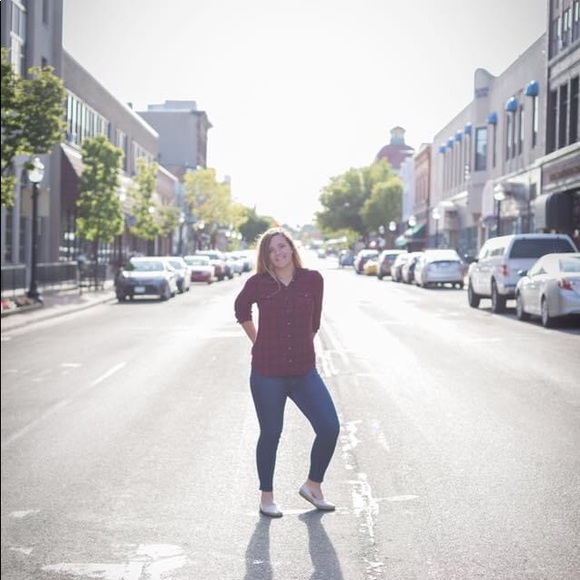 Meet your Posher, Leilani:) - Picture 2 of 2